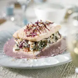 Porte-feuille de saumon et velouté de blettes au lait d'avoine